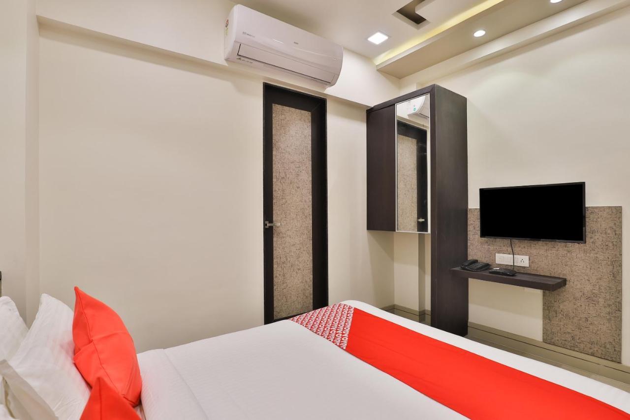Oyo 23289 Hotel Anmol Palace Αχμπανταμπάντ Εξωτερικό φωτογραφία