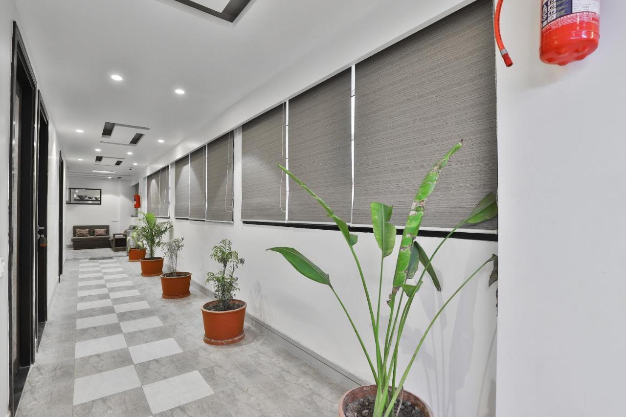 Oyo 23289 Hotel Anmol Palace Αχμπανταμπάντ Εξωτερικό φωτογραφία