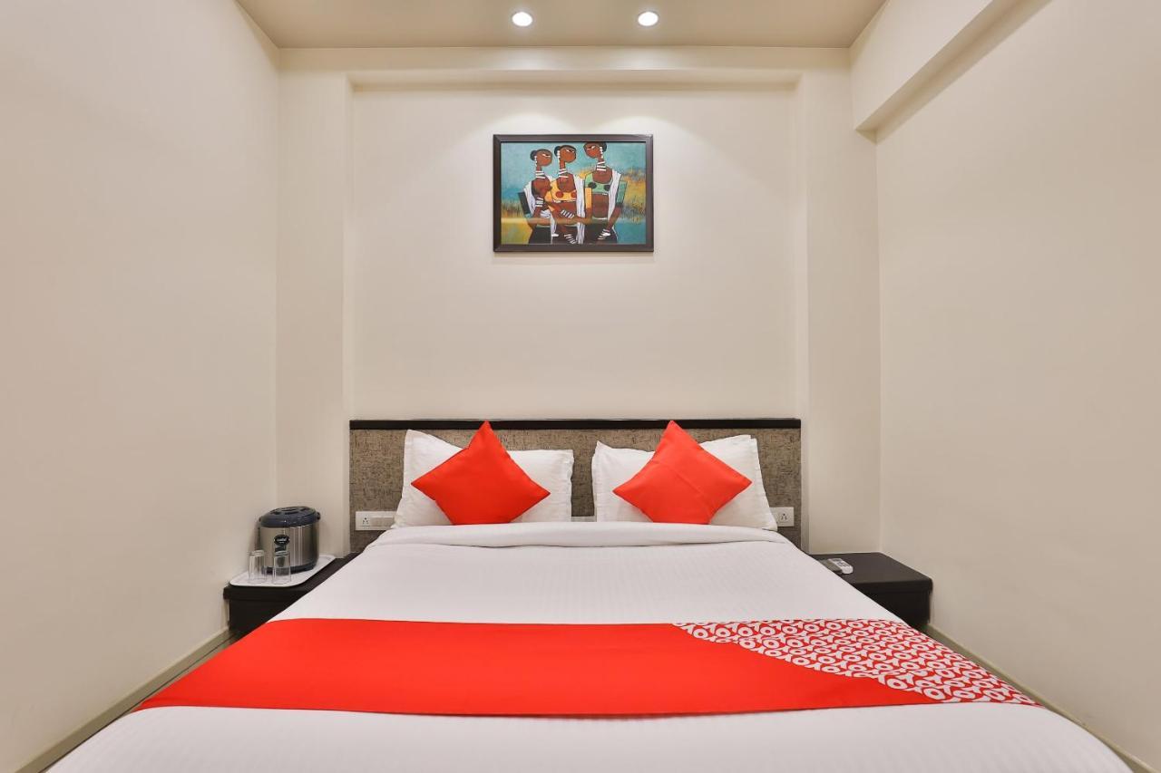 Oyo 23289 Hotel Anmol Palace Αχμπανταμπάντ Εξωτερικό φωτογραφία
