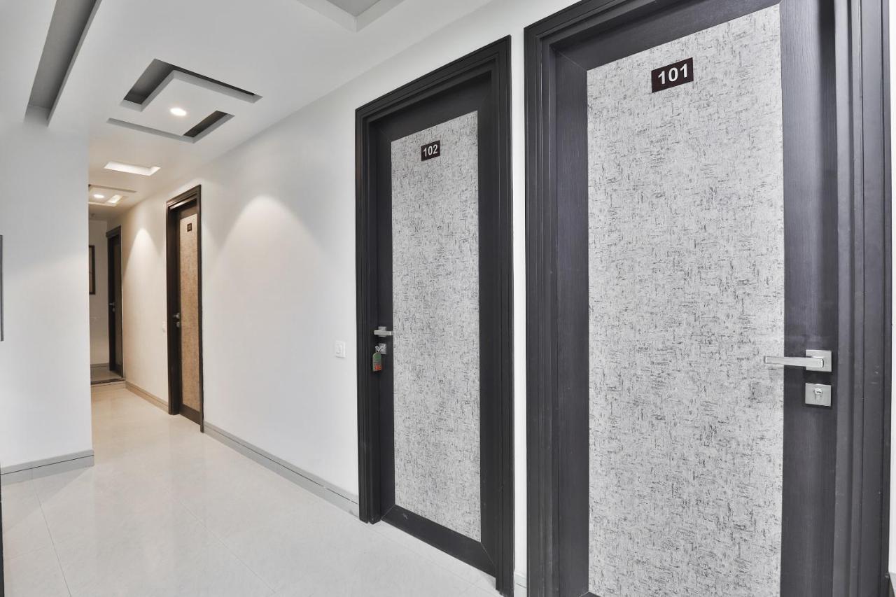 Oyo 23289 Hotel Anmol Palace Αχμπανταμπάντ Εξωτερικό φωτογραφία